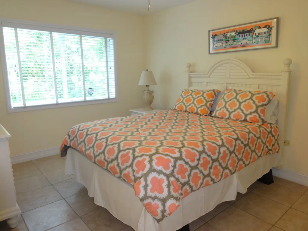 Queen bedroom at Sunset Paradise 2