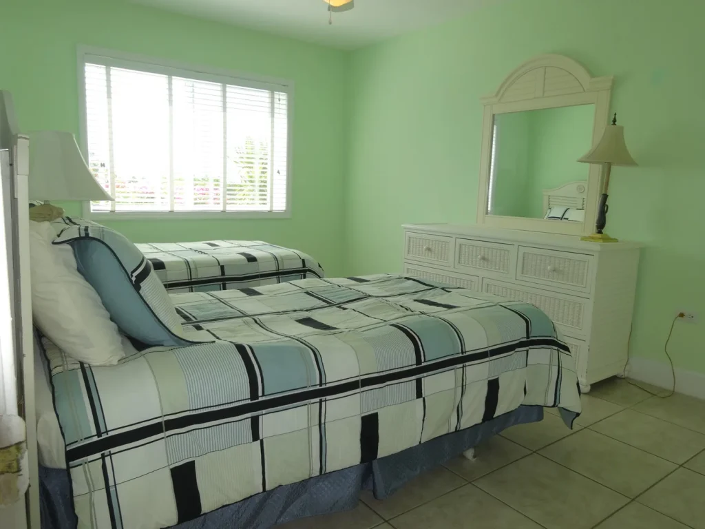 Twin bedroom at Sunset Paradise 2